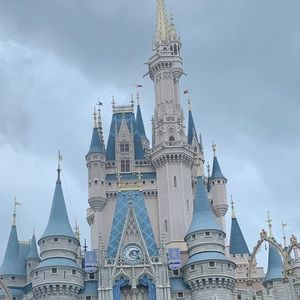 Meet your Posher, Thais